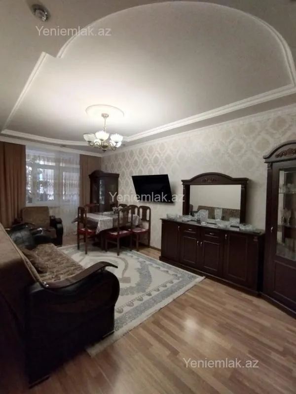 Satılır 3 otaqlı köhnə tikili 80 m²