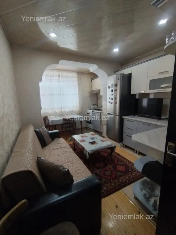 Satılır 3 otaqlı köhnə tikili 80 m²