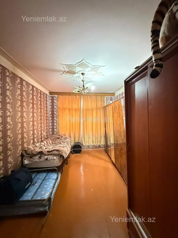 Satılır 2 otaqlı köhnə tikili 55 m²