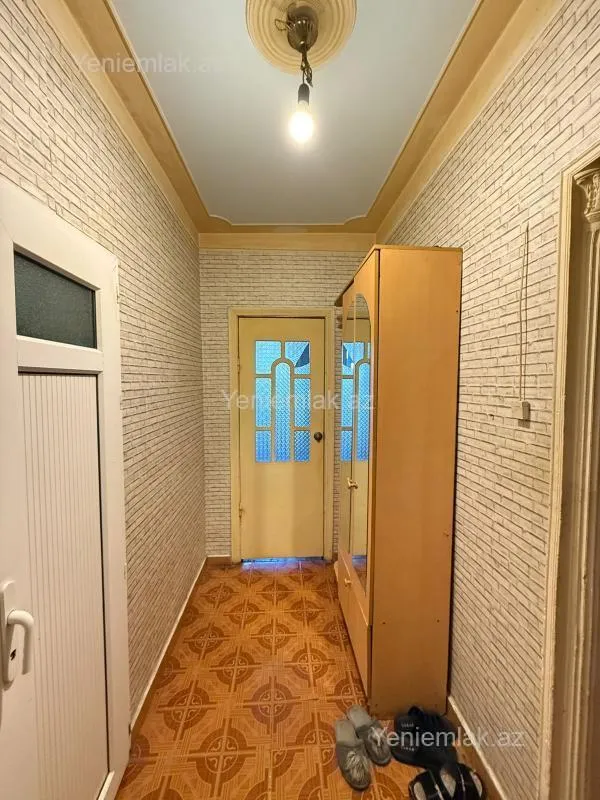 Satılır 2 otaqlı köhnə tikili 55 m²