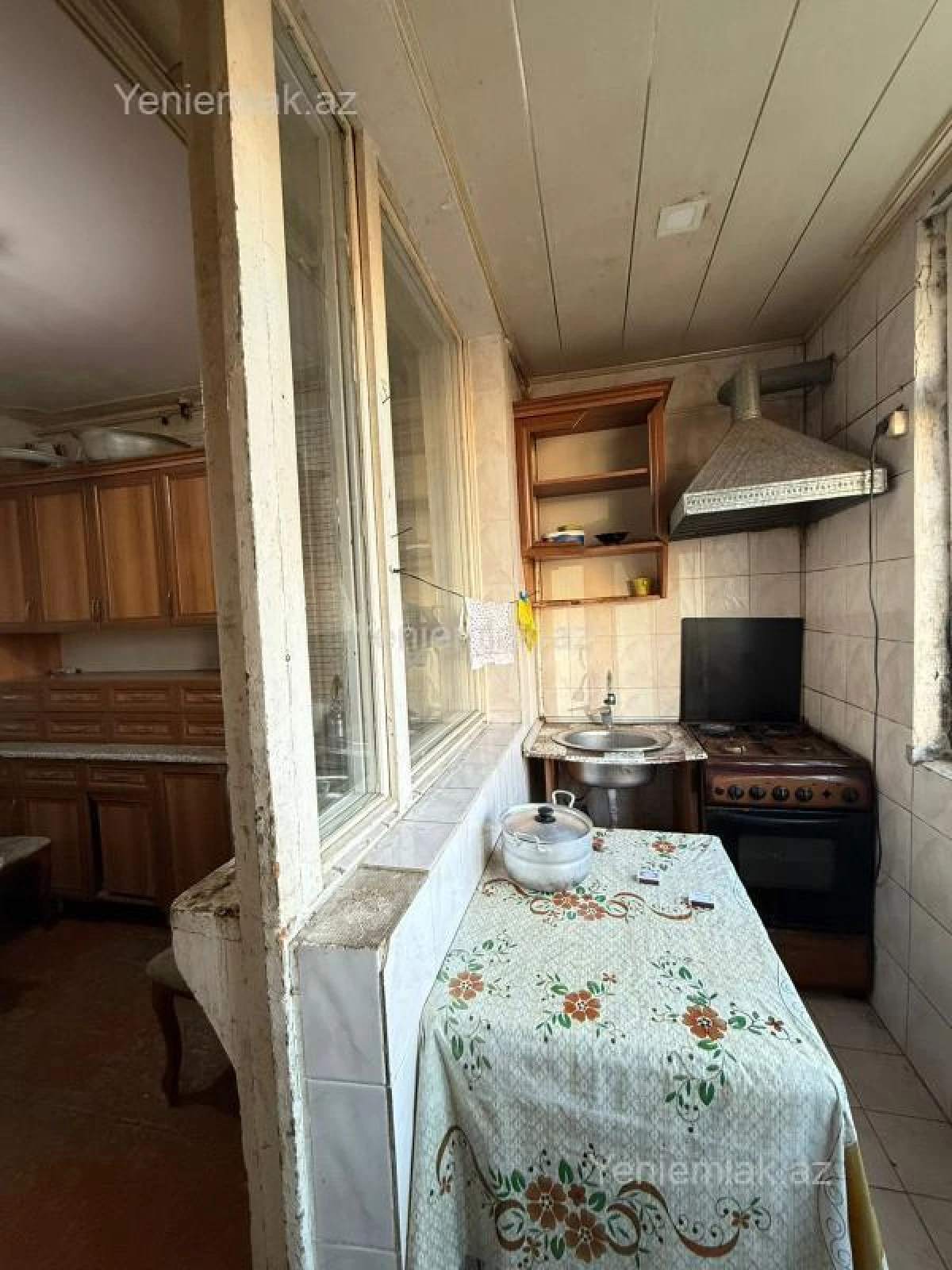 Satılır 2 otaqlı köhnə tikili 55 m²