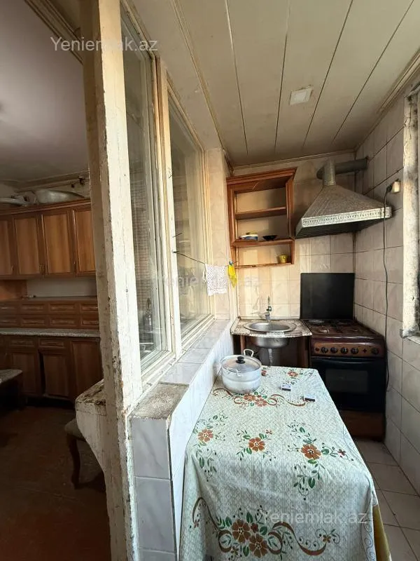 Satılır 2 otaqlı köhnə tikili 55 m²