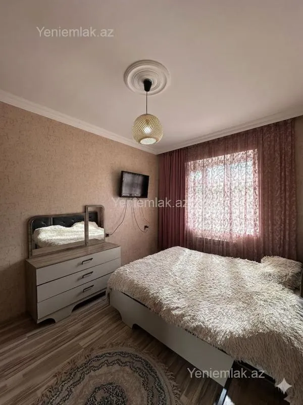 Satılır 3 otaqlı köhnə tikili 75 m²