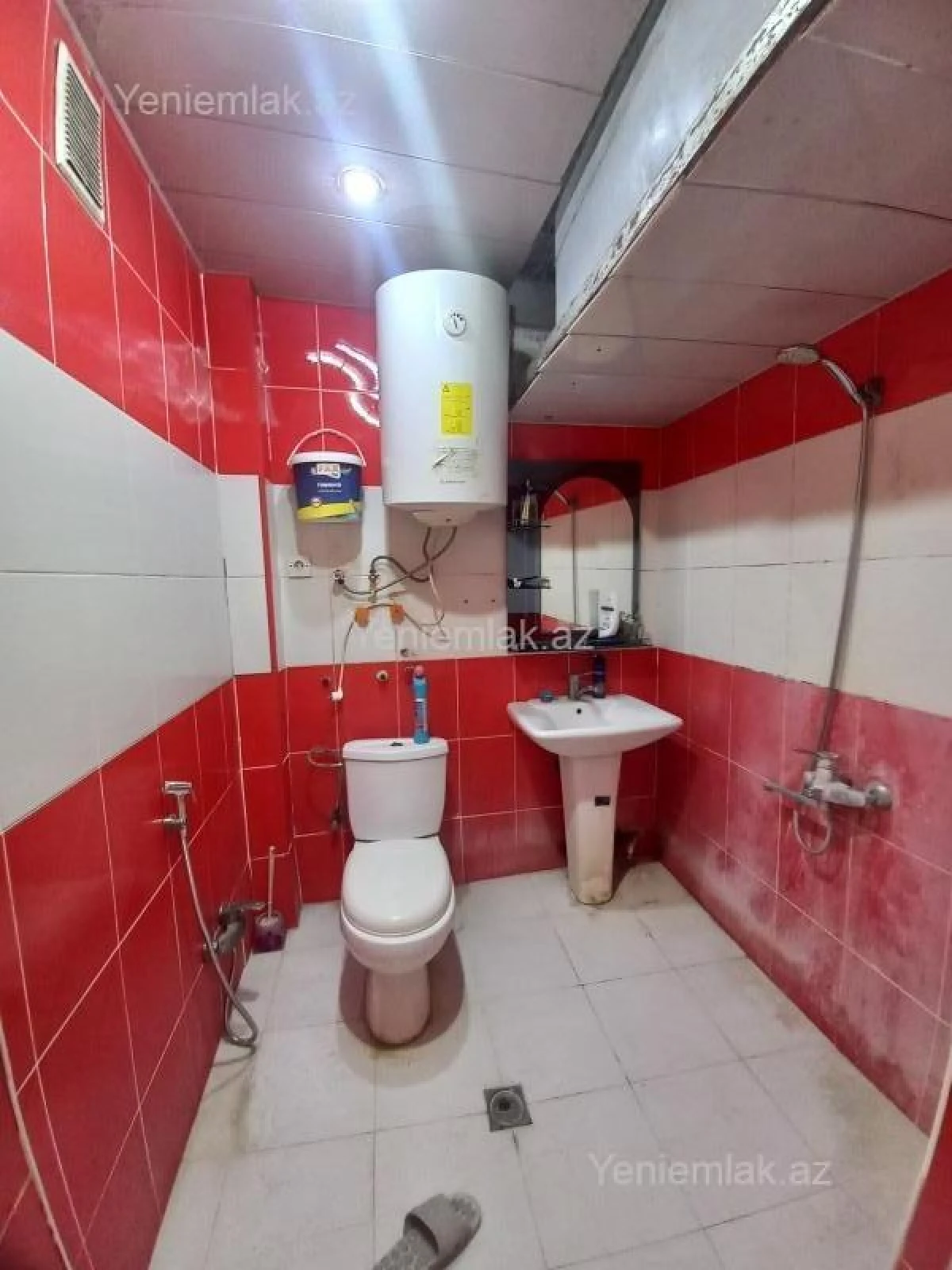 Satılır 1 otaqlı köhnə tikili 45 m²