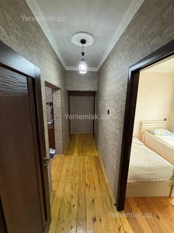 Satılır 3 otaqlı köhnə tikili 70 m²