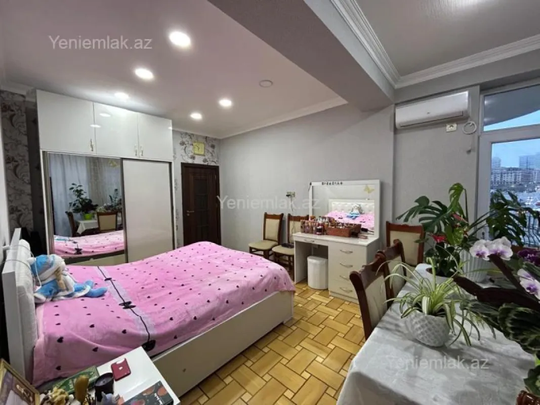 Satılır 4 otaqlı yeni tikili 142 m²