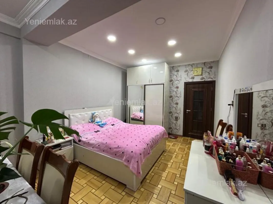 Satılır 4 otaqlı yeni tikili 142 m²