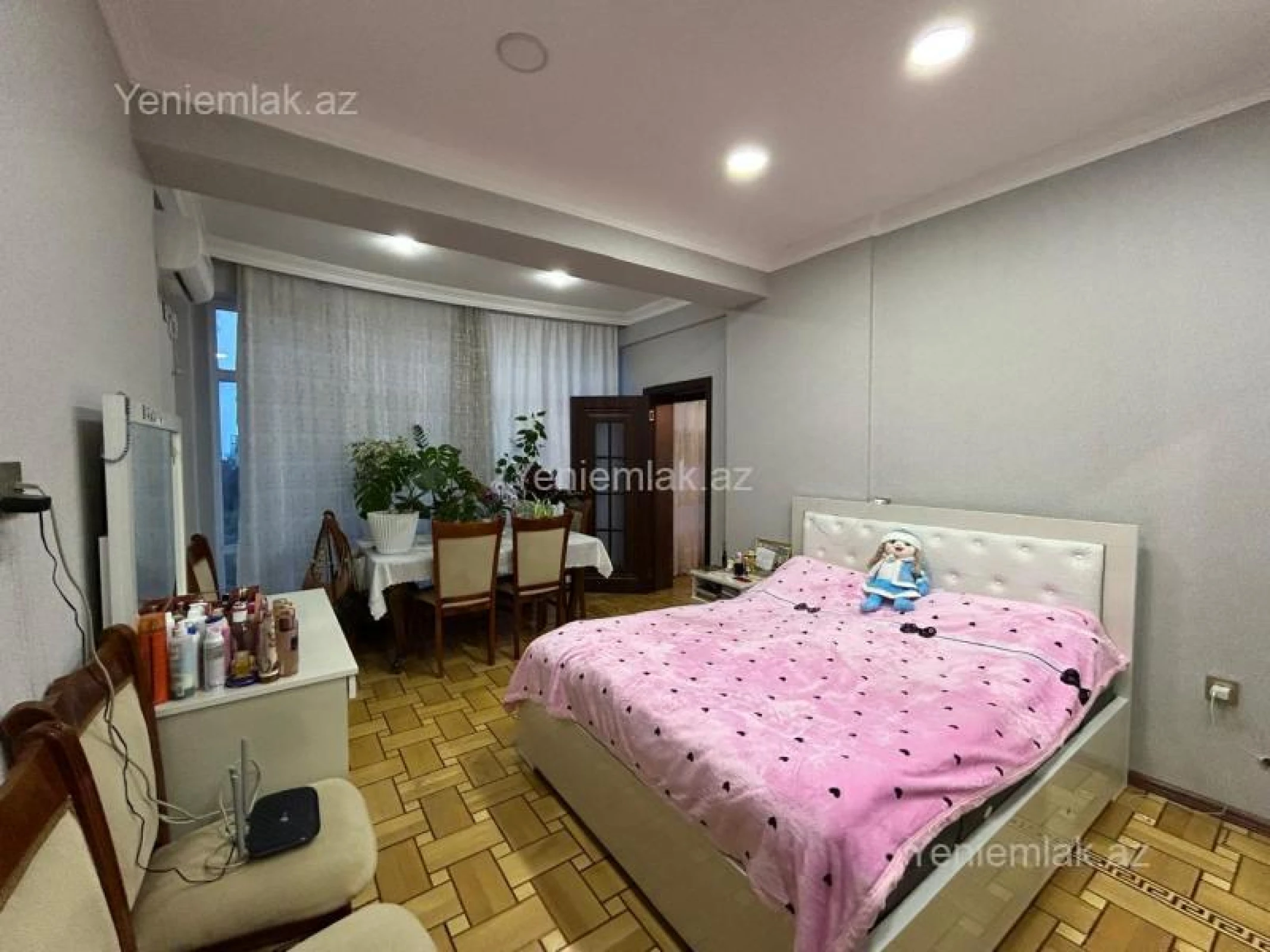 Satılır 4 otaqlı yeni tikili 142 m²