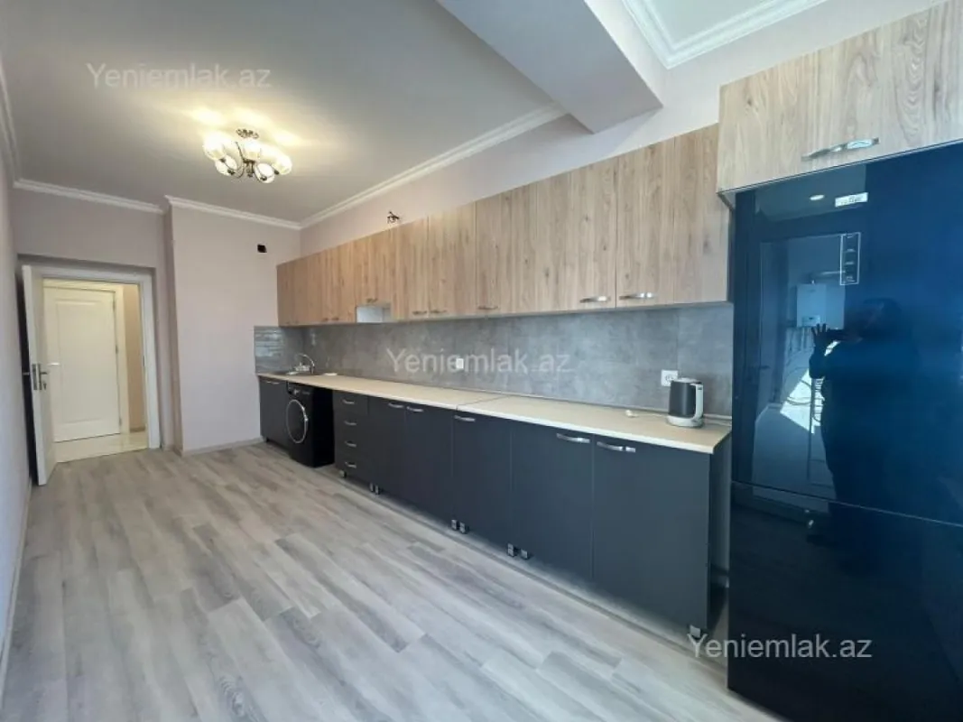 Satılır 3 otaqlı yeni tikili 105 m²