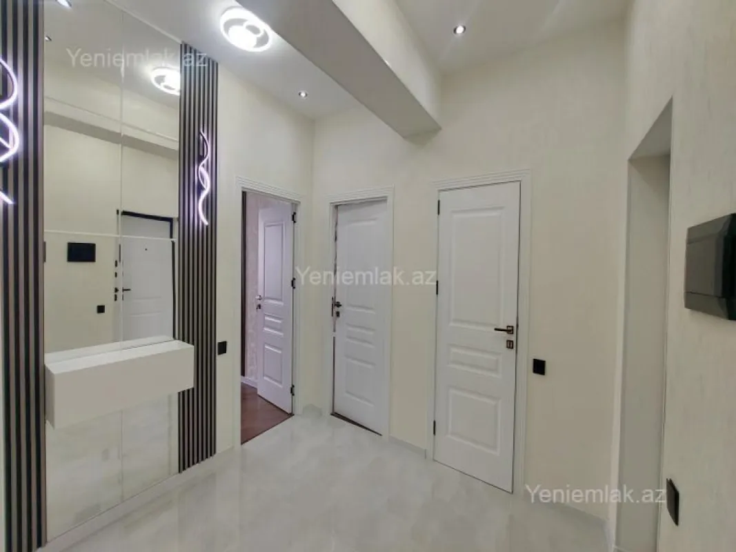 Satılır 3 otaqlı yeni tikili 74 m²