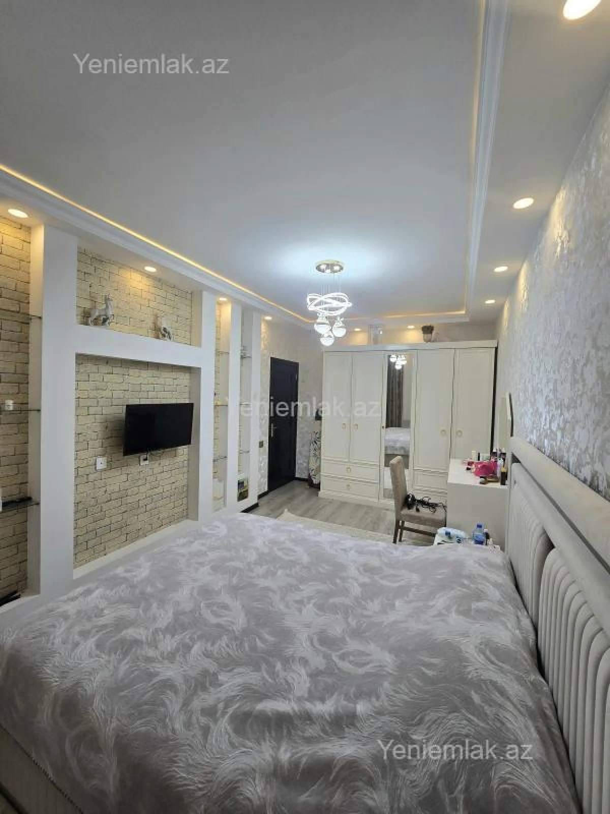 Satılır 3 otaqlı köhnə tikili 80 m²