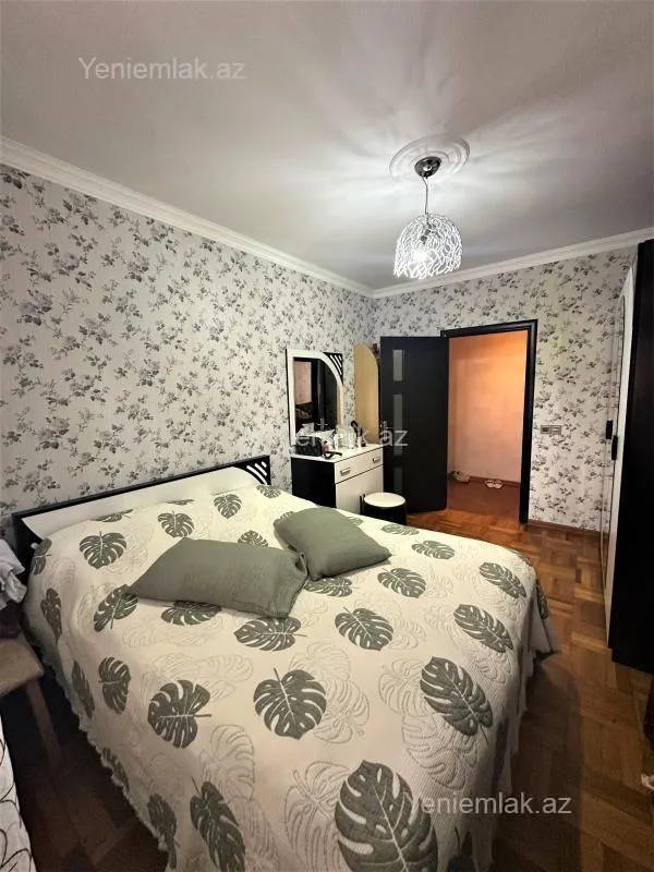 Satılır 3 otaqlı köhnə tikili 80 m²