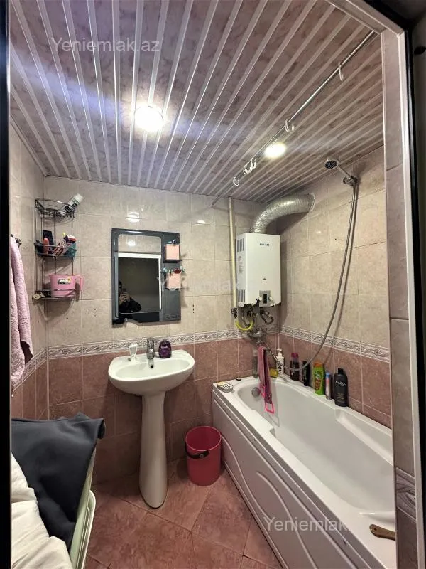 Satılır 3 otaqlı köhnə tikili 80 m²