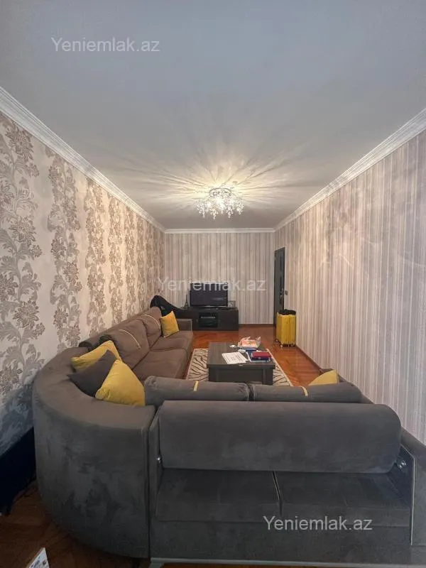 Satılır 3 otaqlı köhnə tikili 80 m²