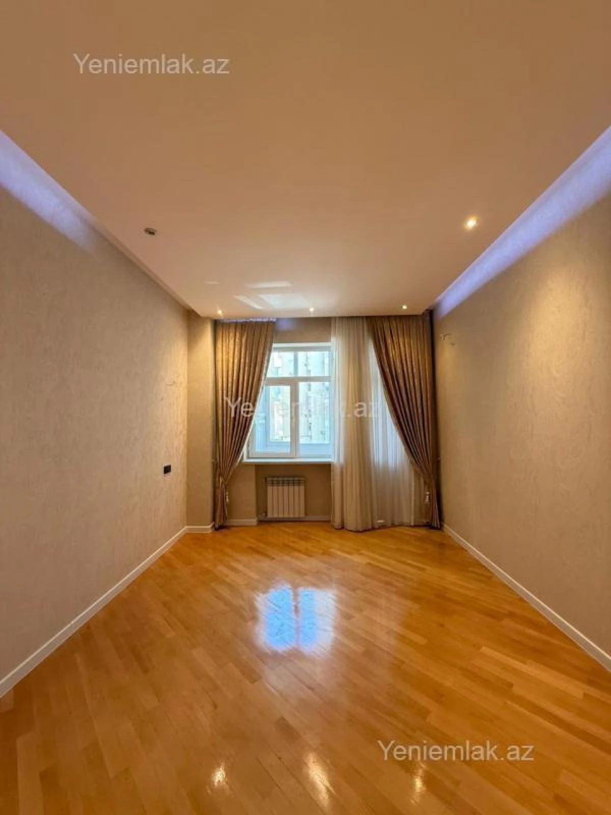 Satılır 3 otaqlı yeni tikili 135 m²