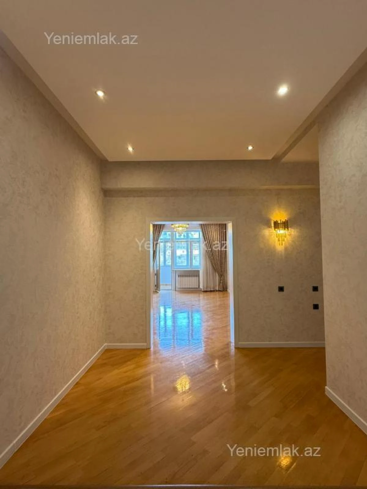Satılır 3 otaqlı yeni tikili 135 m²