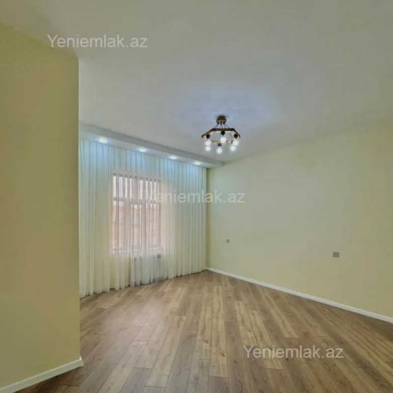 Satılır 5 otaqlı həyət evi 210 m²