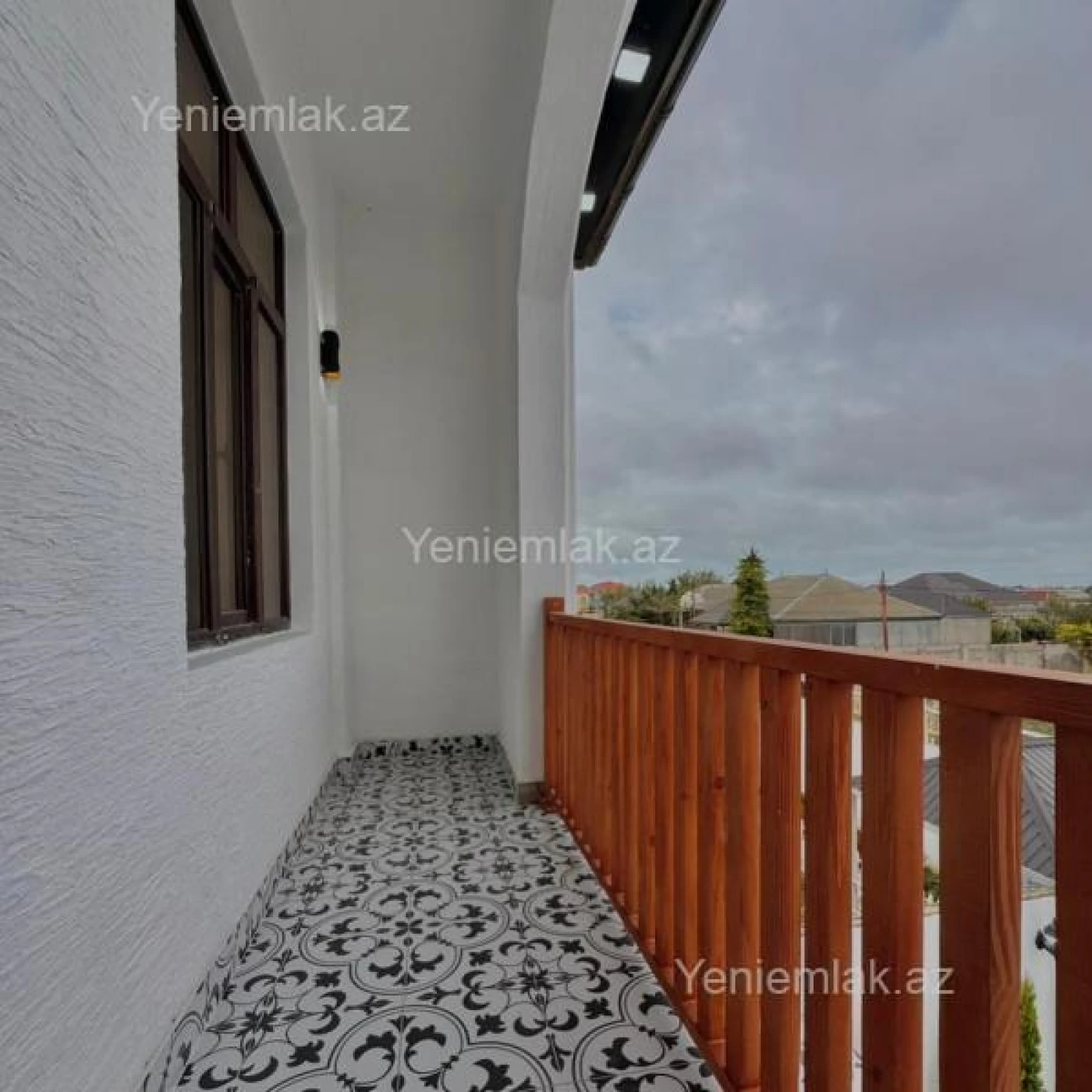 Satılır 5 otaqlı həyət evi 210 m²