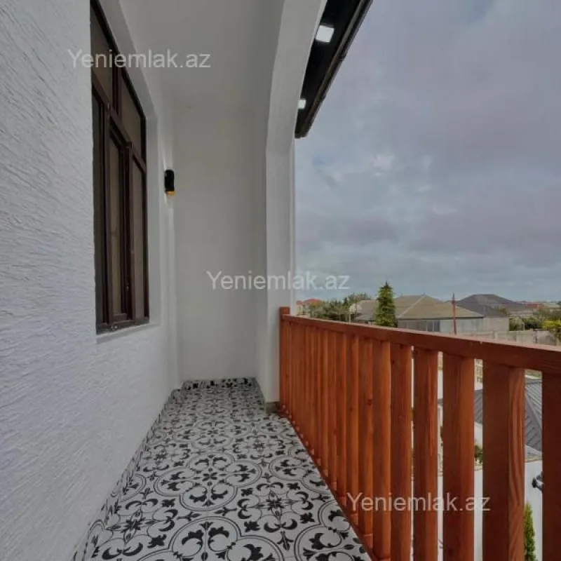 Satılır 5 otaqlı həyət evi 210 m²