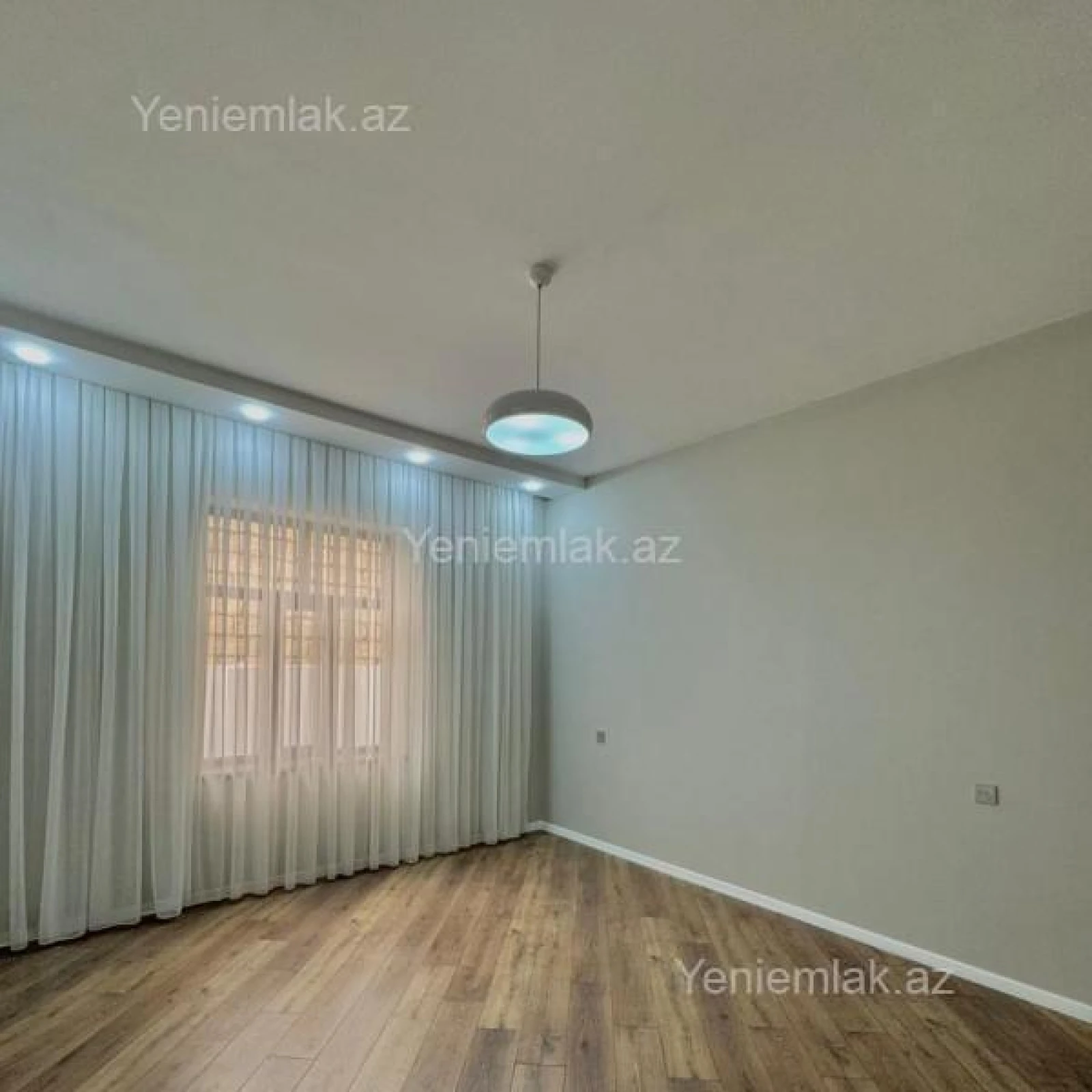 Satılır 5 otaqlı həyət evi 210 m²