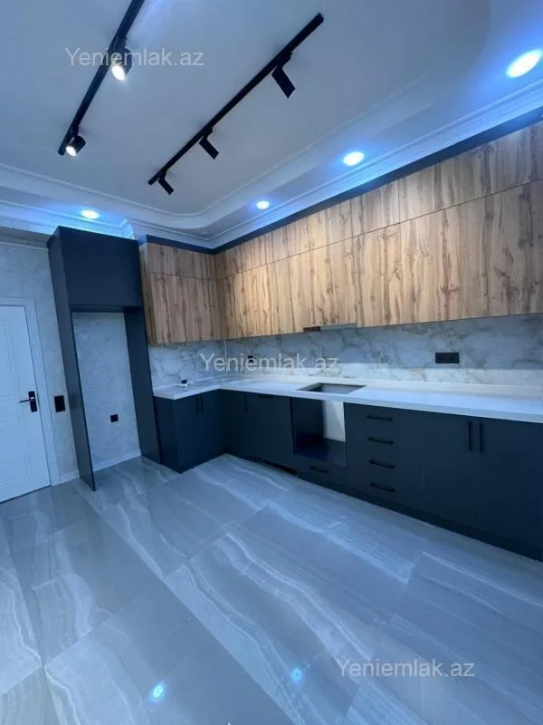 Satılır 3 otaqlı yeni tikili 125 m²