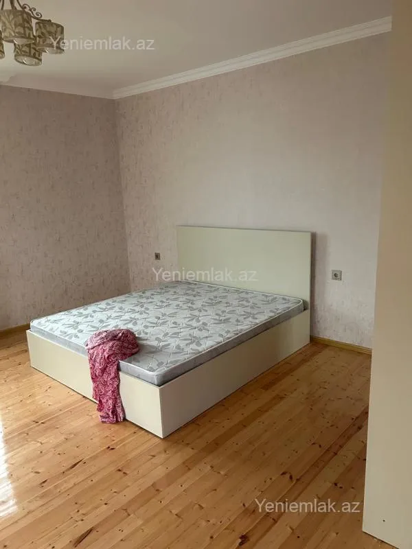 Satılır 6 otaqlı həyət evi 200 m²