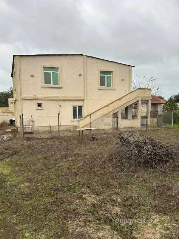 Satılır 6 otaqlı həyət evi 200 m²