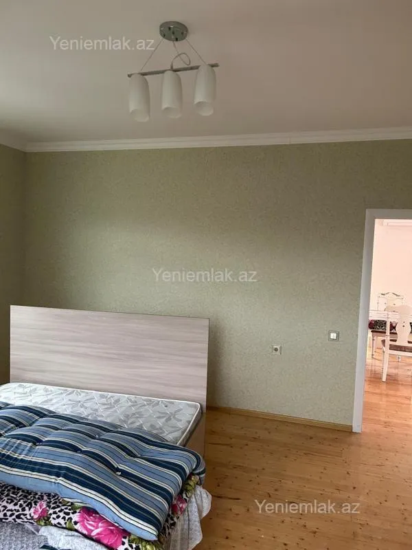 Satılır 6 otaqlı həyət evi 200 m²