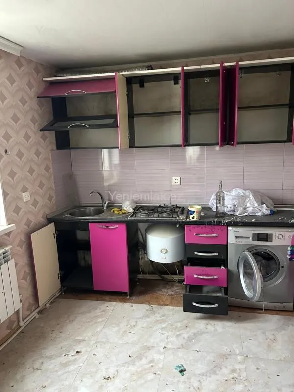 Satılır 6 otaqlı həyət evi 200 m²