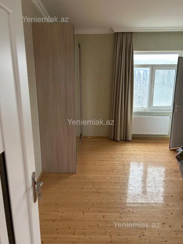 Satılır 6 otaqlı həyət evi 200 m²