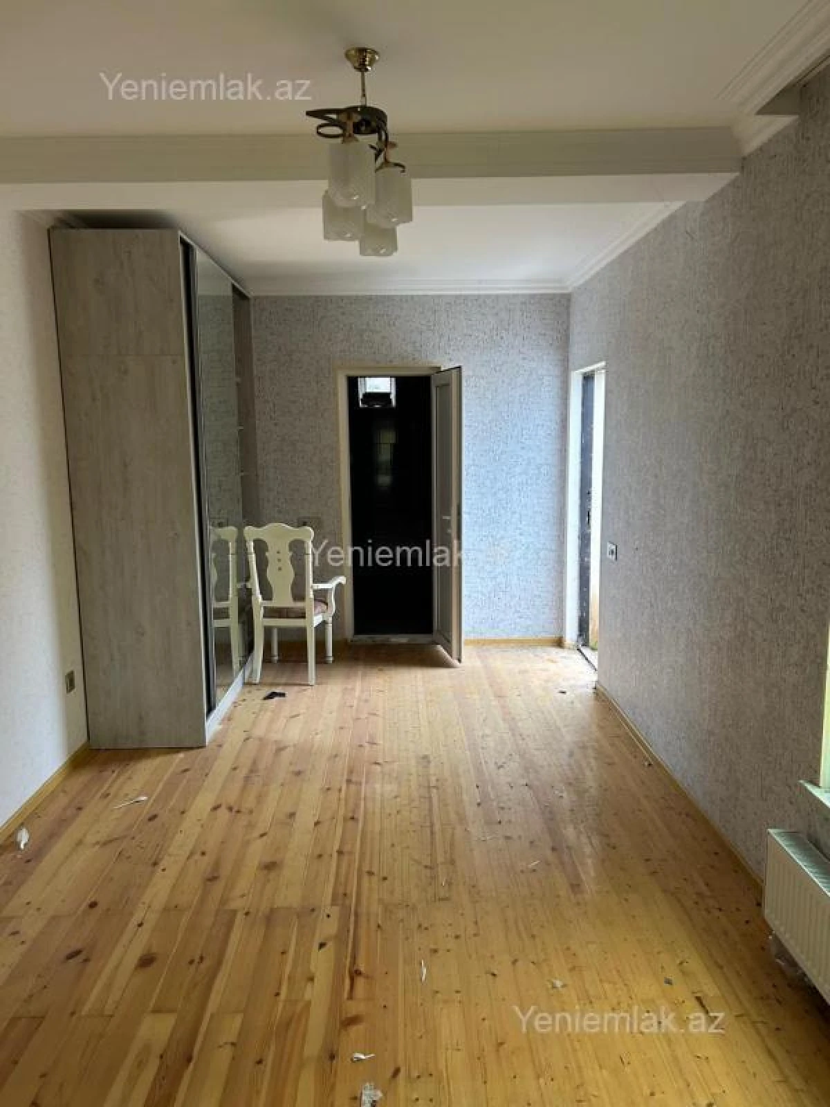 Satılır 6 otaqlı həyət evi 200 m²
