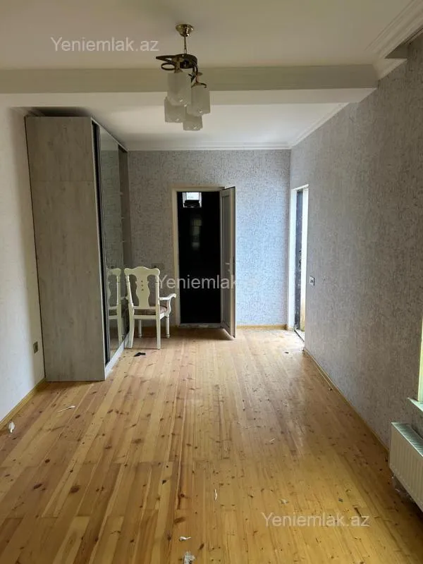 Satılır 6 otaqlı həyət evi 200 m²