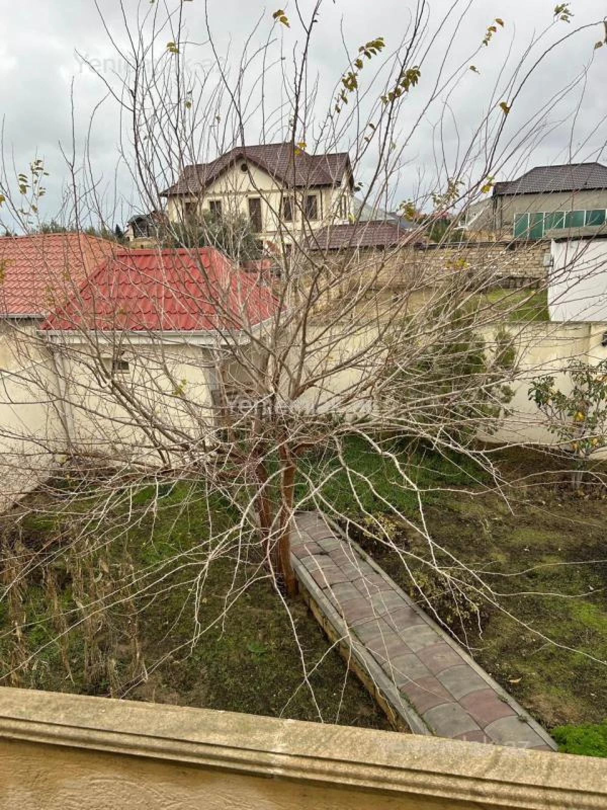 Satılır 6 otaqlı həyət evi 200 m²