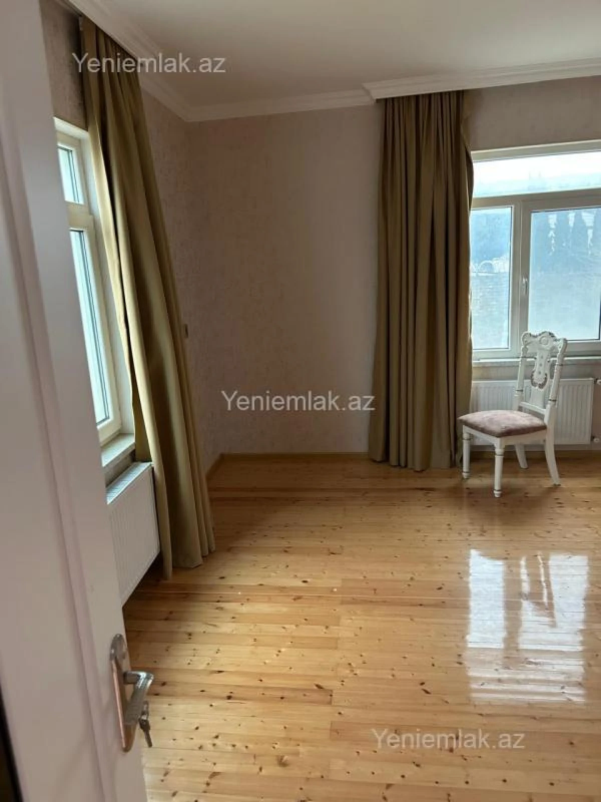 Satılır 6 otaqlı həyət evi 200 m²