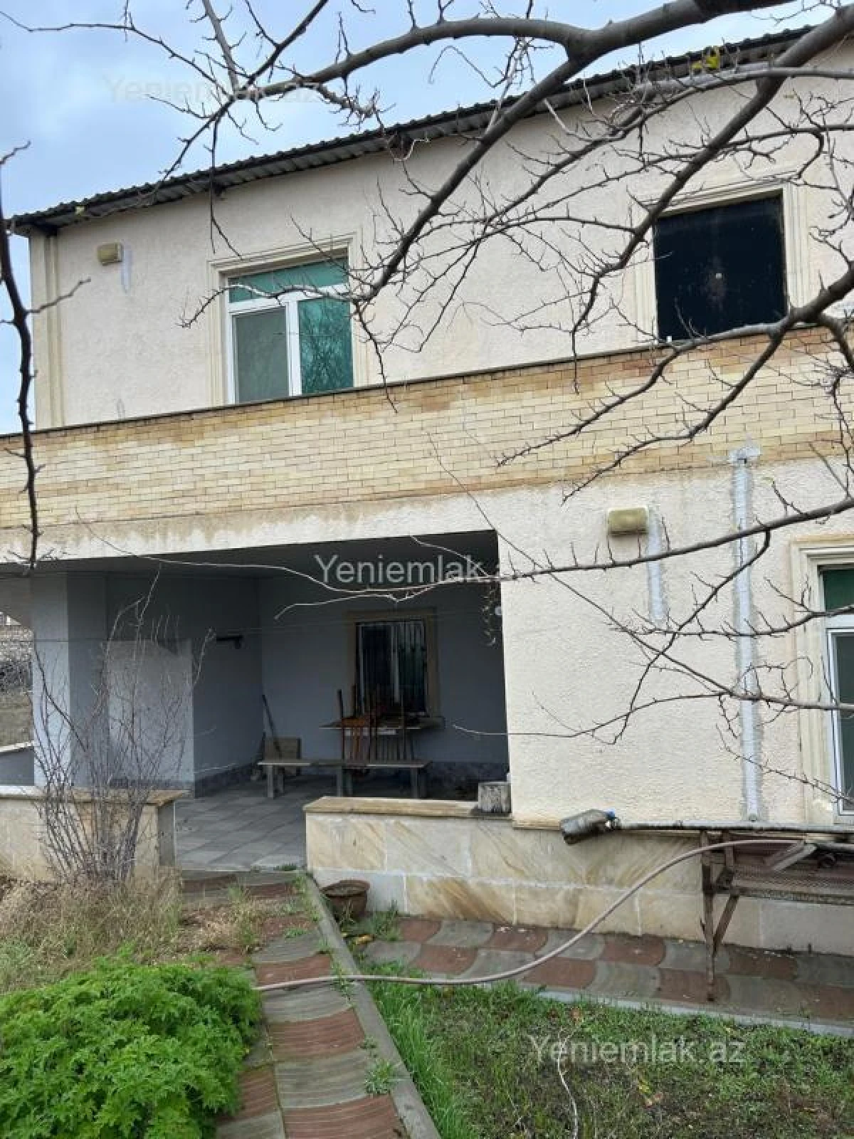 Satılır 6 otaqlı həyət evi 200 m²