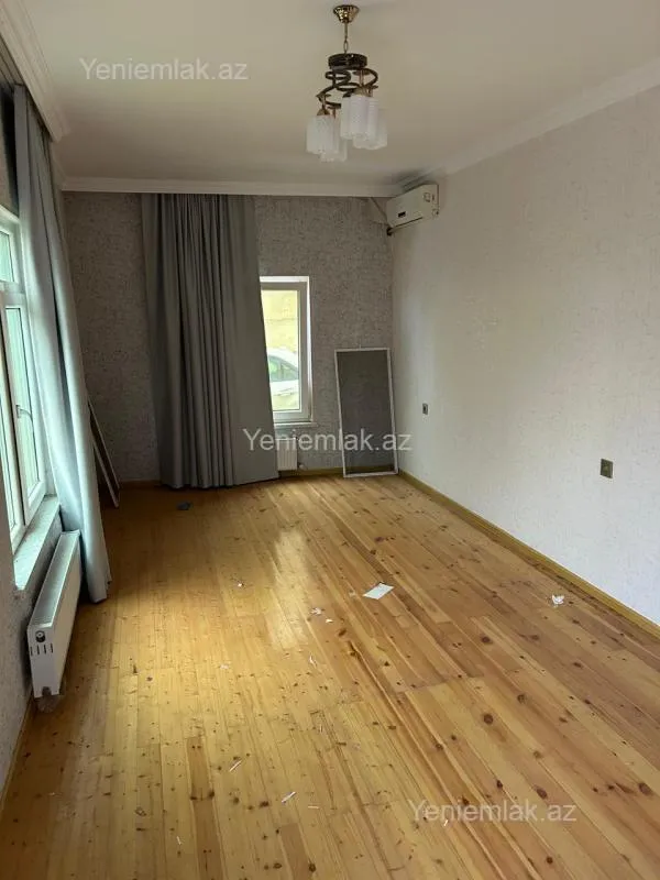 Satılır 6 otaqlı həyət evi 200 m²