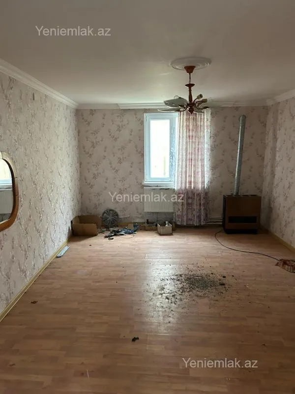 Satılır 6 otaqlı həyət evi 200 m²
