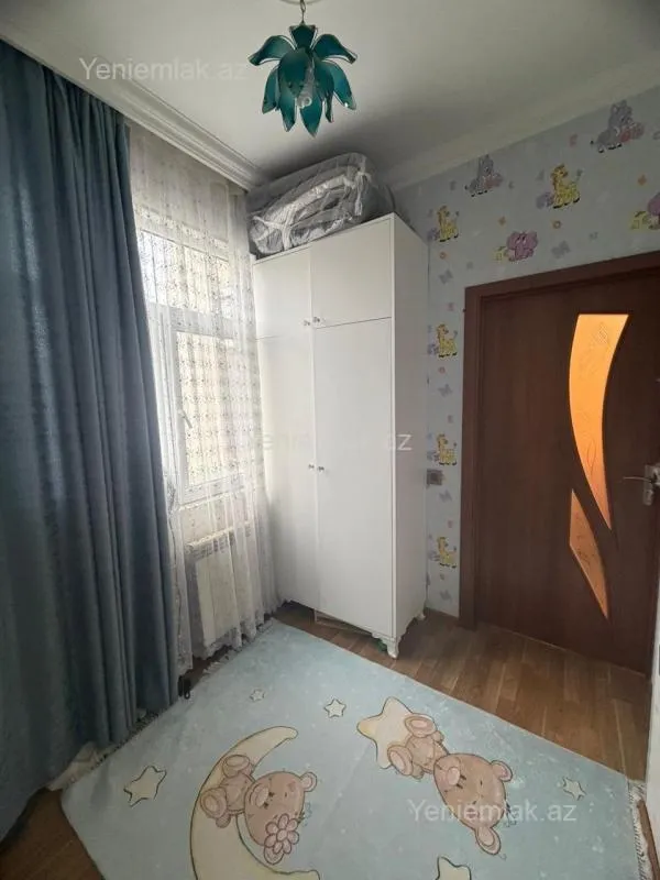 Satılır 3 otaqlı köhnə tikili 42 m²