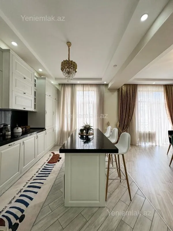 Satılır 3 otaqlı yeni tikili 144 m²