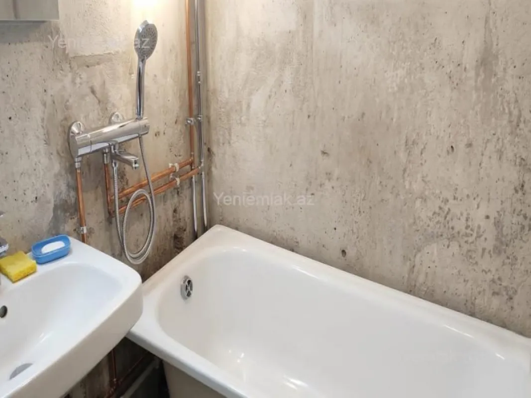 Satılır 1 otaqlı köhnə tikili 50.5 m²