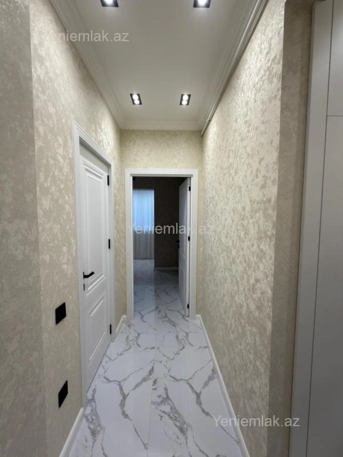 Satılır 2 otaqlı köhnə tikili 60 m²