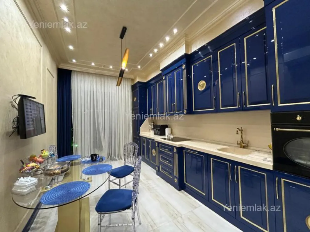 Satılır 3 otaqlı yeni tikili 120 m²