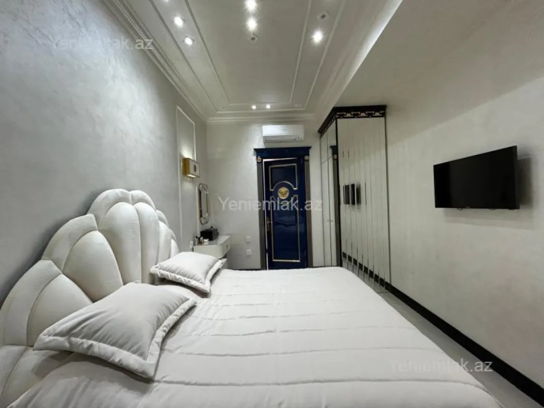 Satılır 3 otaqlı yeni tikili 120 m²