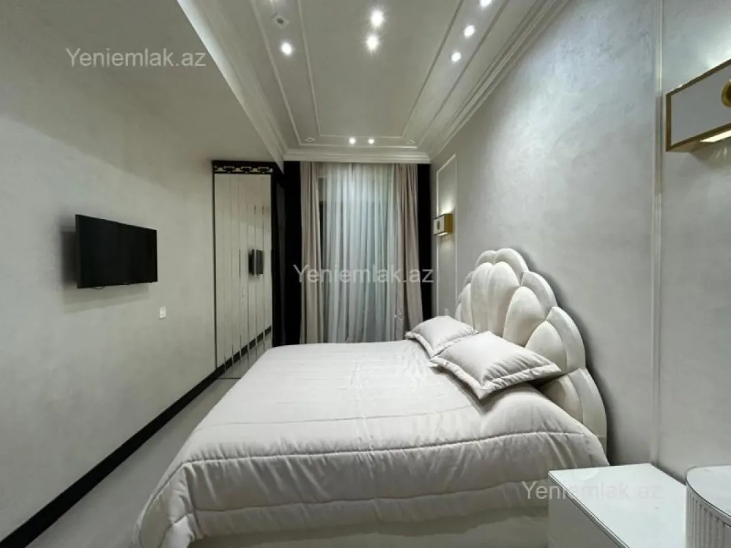 Satılır 3 otaqlı yeni tikili 120 m²