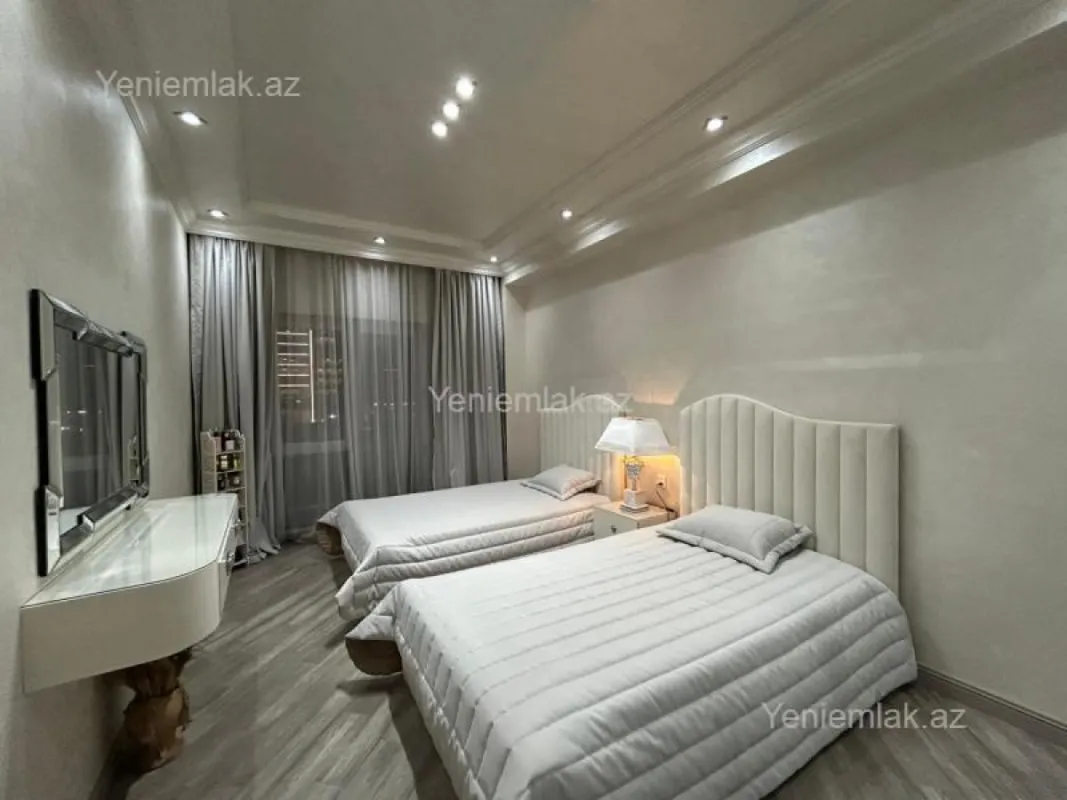 Satılır 3 otaqlı yeni tikili 140 m²