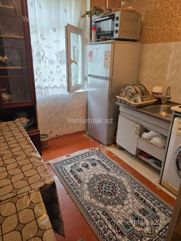 Satılır 1 otaqlı köhnə tikili 32 m²
