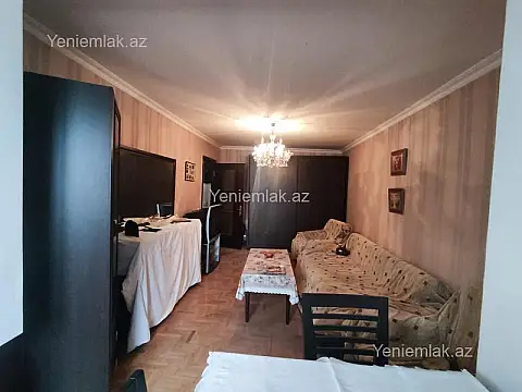 Satılır 1 otaqlı köhnə tikili 32 m²