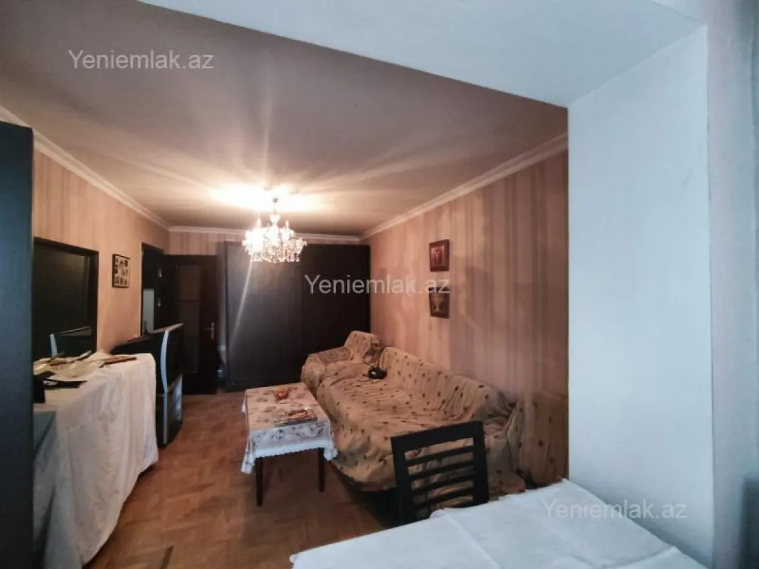 Satılır 1 otaqlı köhnə tikili 32 m²