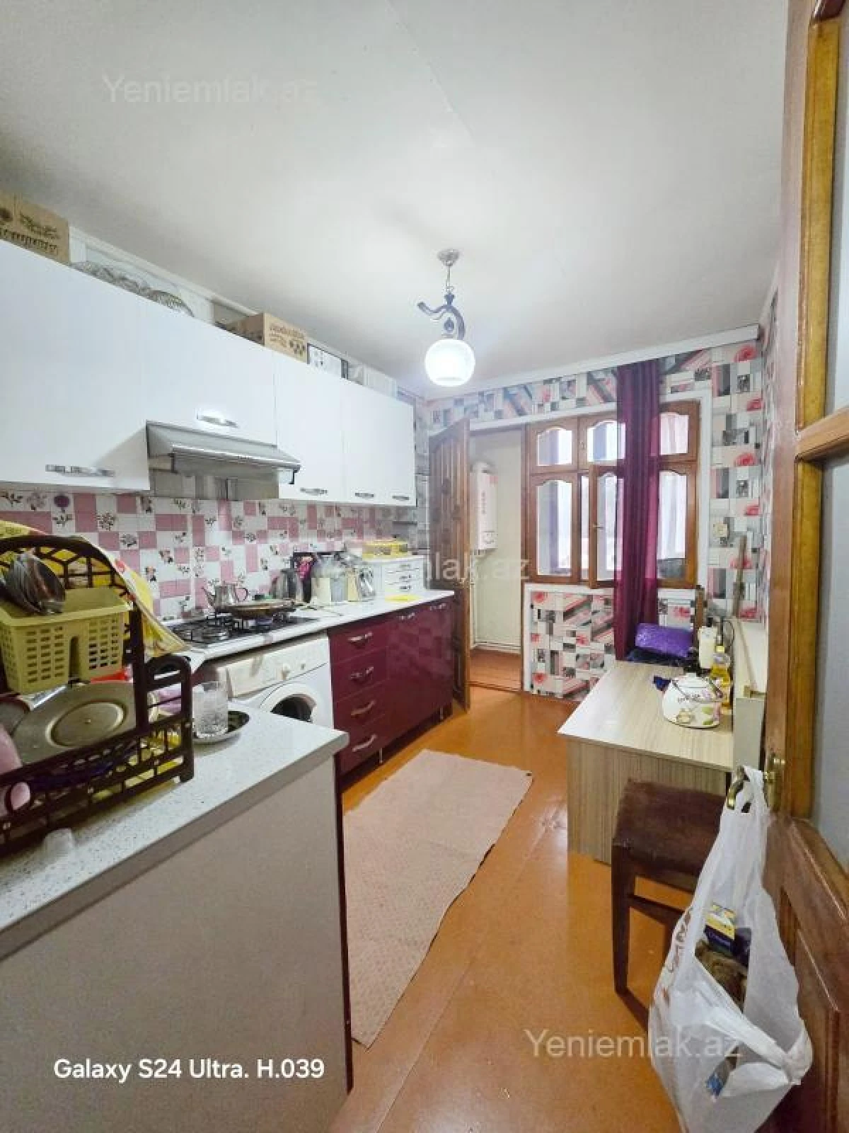 Satılır 2 otaqlı köhnə tikili 65 m²