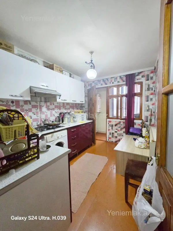 Satılır 2 otaqlı köhnə tikili 65 m²